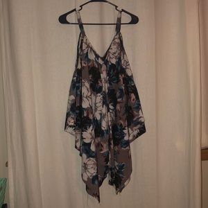 Unique Spectrum 3X Handkerchief Uneven Hem Floral